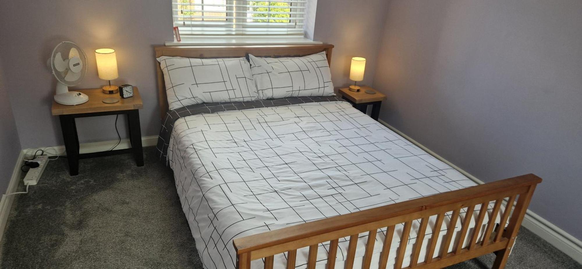 Double B&B Room In Southwater With Private Bathroom And Parking Esterno foto