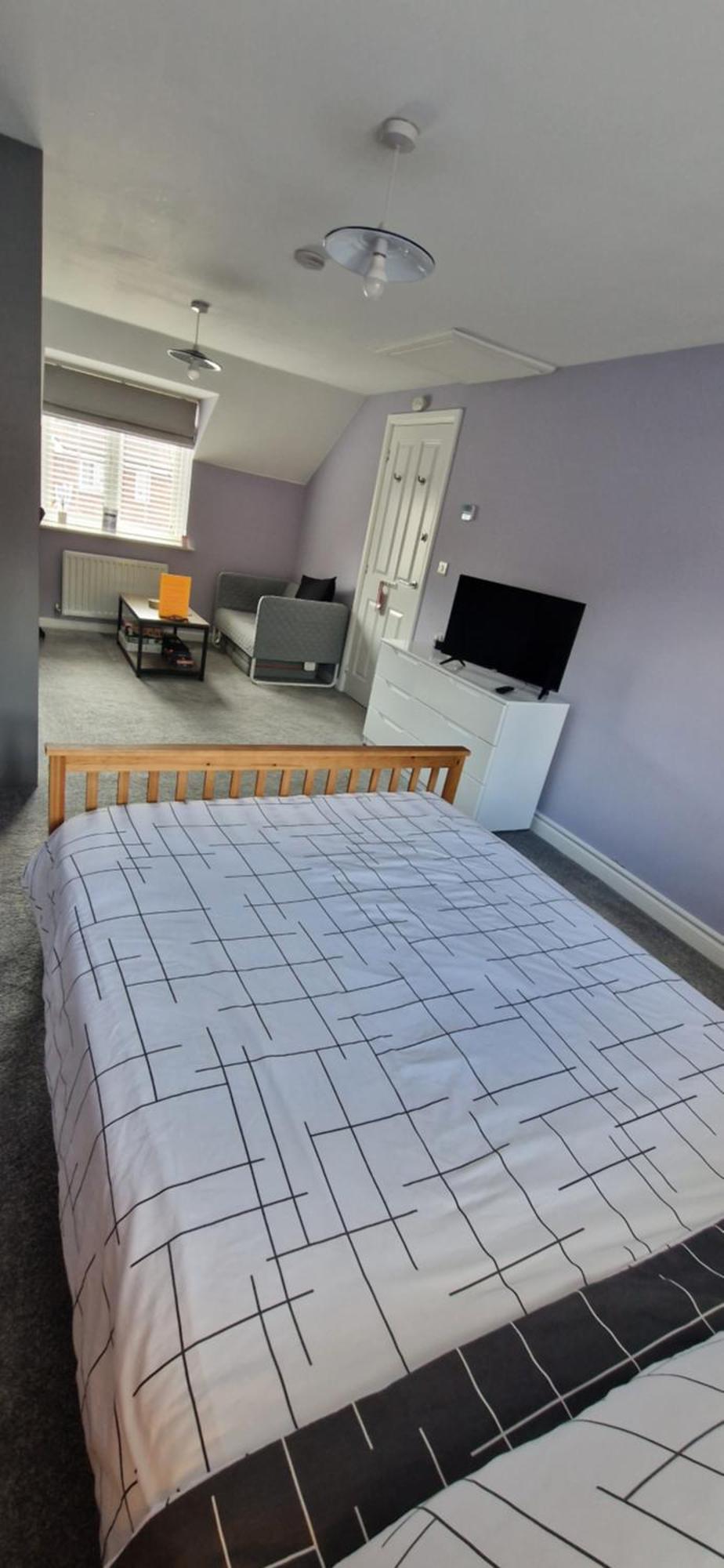 Double B&B Room In Southwater With Private Bathroom And Parking Esterno foto